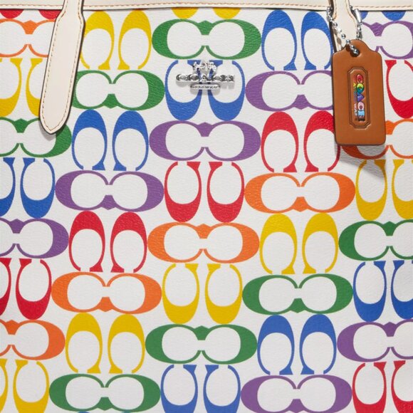 City Tote Bag In Rainbow Signature Canvas NWT C4181 - Picture 3 of 5